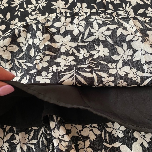 Old Navy Black and Cream Floral midi Dress with flutter sleeves cotton blend M - Picture 8 of 8